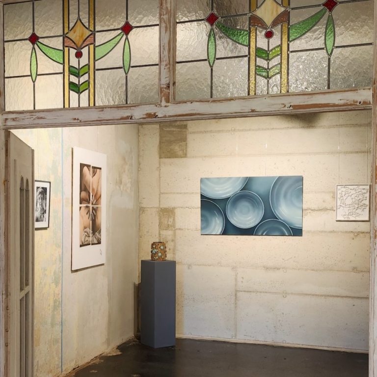 Blick in der Galerie mit Werken der Eröffnungsausstellung.